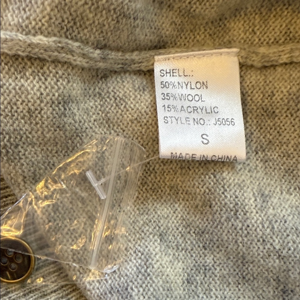 NWOT Miou Muse Light Gray Women's Cardigan #293 - Picture 7 of 11